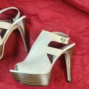 Guess by Marciano Ofira Platform High Heels with an ankle strap Super Cute 9